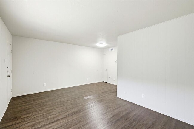 Building Photo - 2319 Greenfield Pkwy