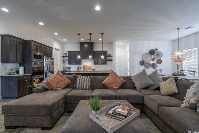 Building Photo - PETS ALLOWED!  Spacious & Modern 3-Bedroom Home for Rent Near Sand Hollow Reservoir