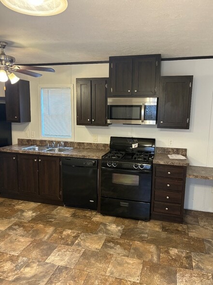 Building Photo - 2331 Windover Dr