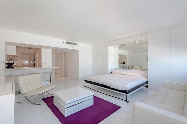 Building Photo - 100 Lincoln Rd