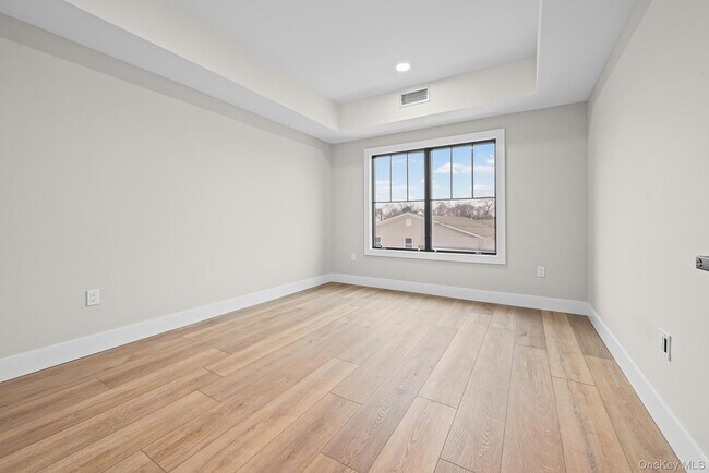 Building Photo - 80 Division St