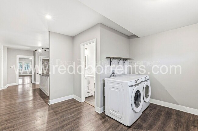 Building Photo - 218 Jefferson Ave