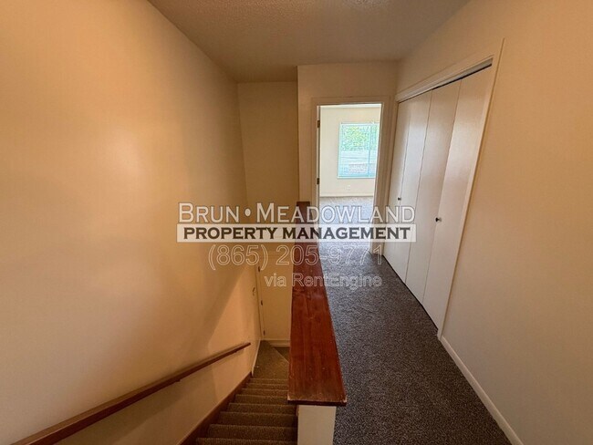 Building Photo - 10417 Victoria Dr