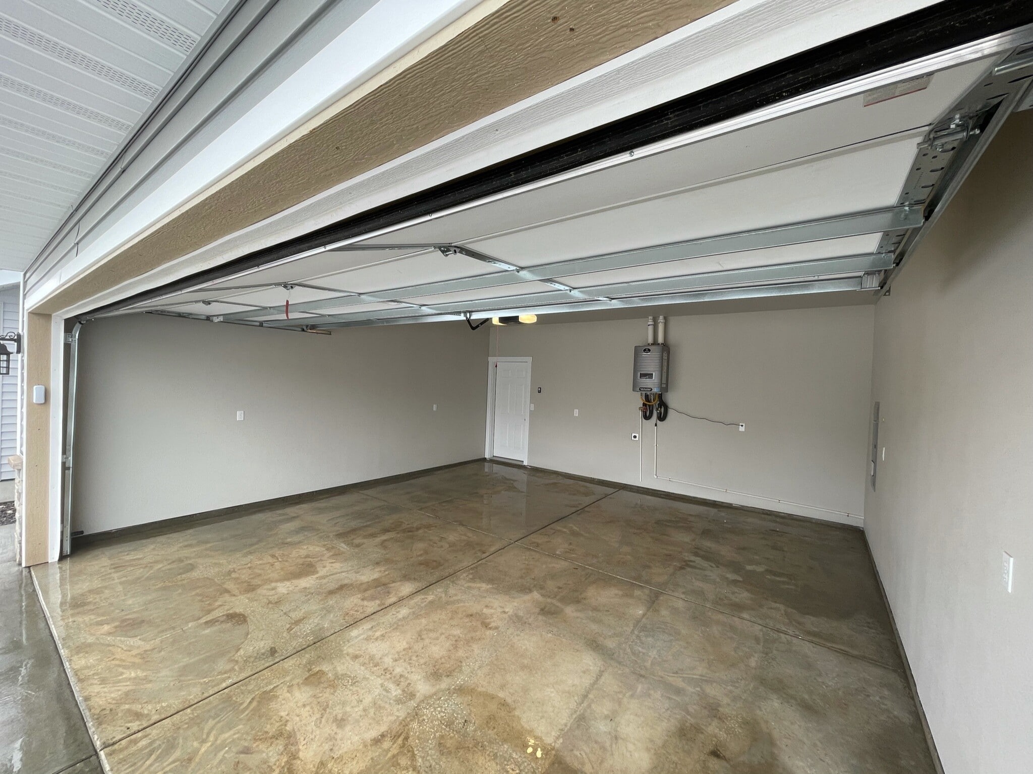 Garage - 9016 W Winona Rd