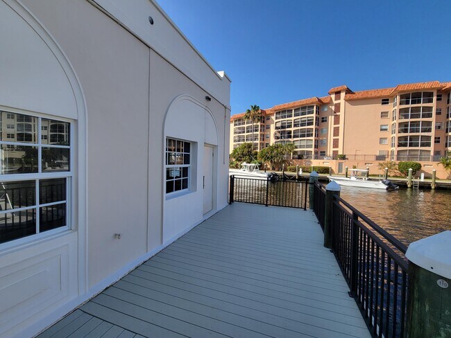 Building Photo - 2871 N Ocean Blvd