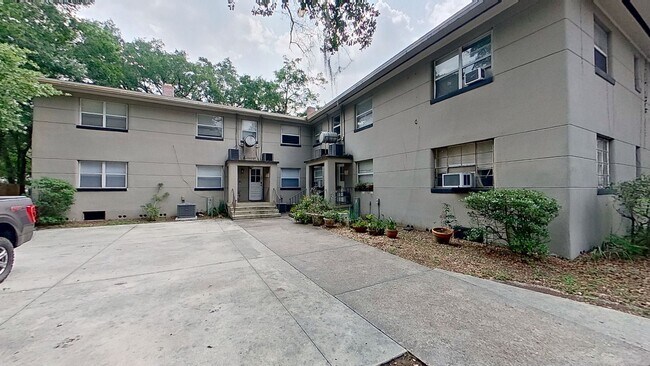 Building Photo - Chaming 2-Bed apartment on Atlantic Blvd!
