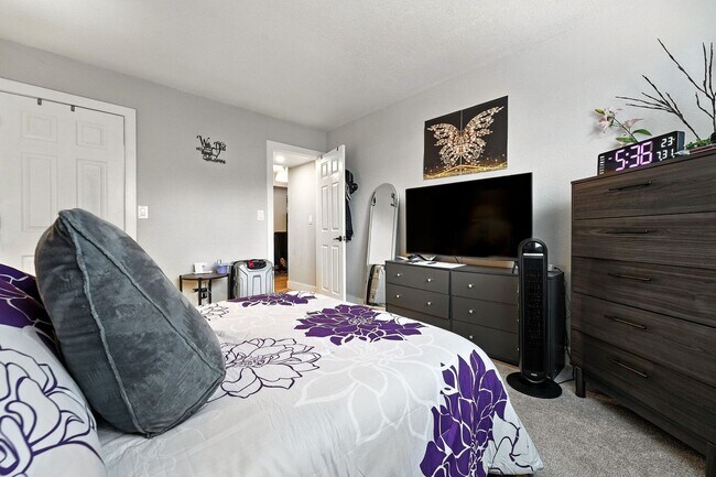 Building Photo - Beautifully Updated 1 Bed, 1 Bath Rental - Modern Comfort Meets Style!
