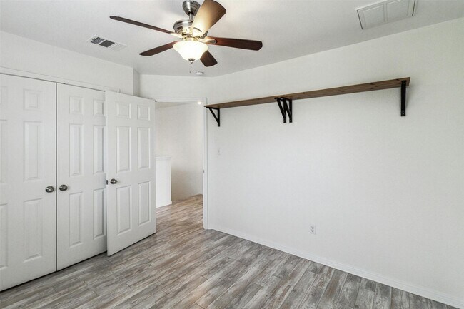 Building Photo - 137 Preston Trail