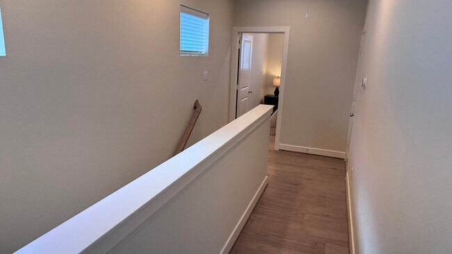 Building Photo - 131 Eastwood St