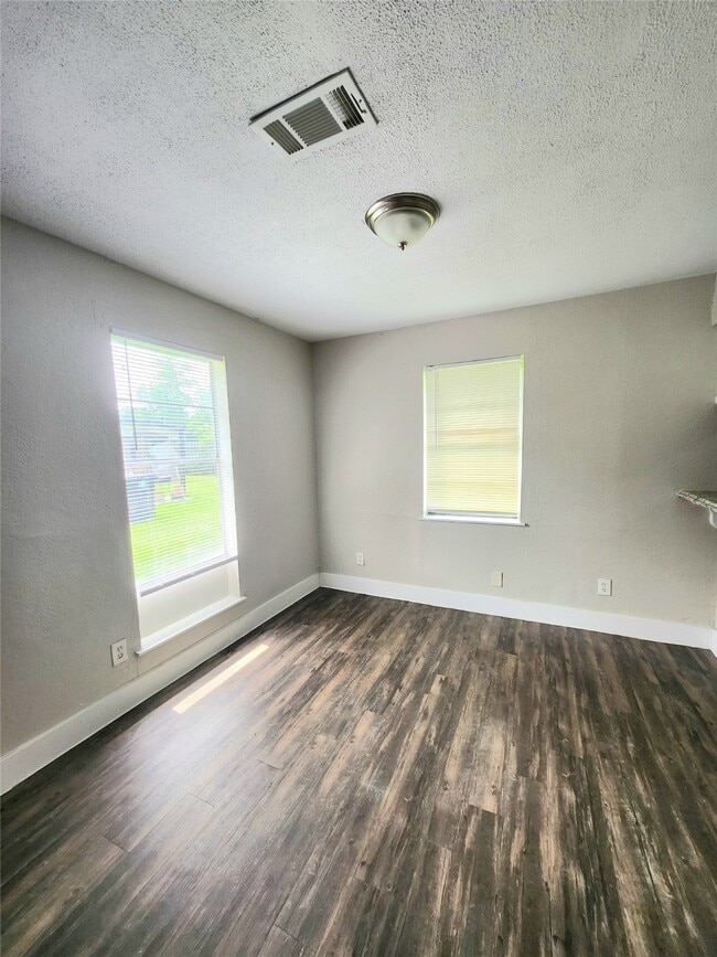 Building Photo - 9110 Kentshire Dr