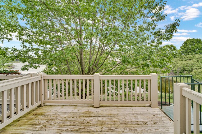 Building Photo - 439 Bay Tree Cir