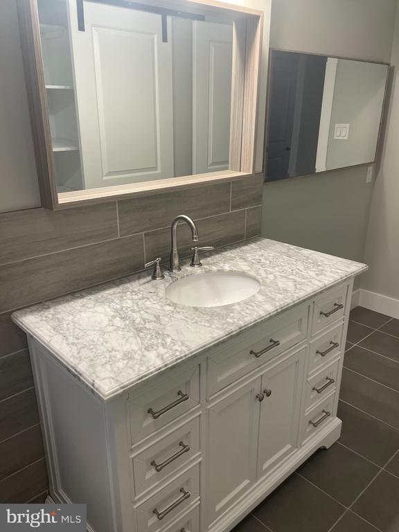 Building Photo - 3901 Richmond St