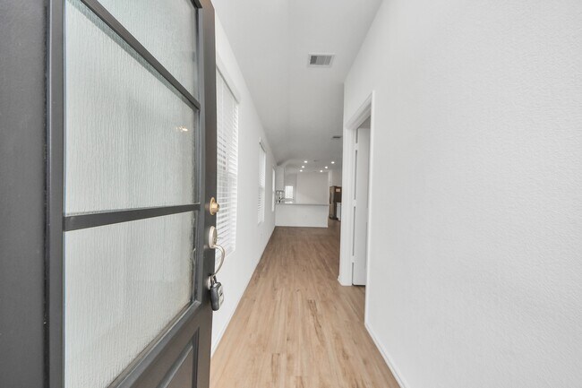 Building Photo - 6233 Arcadia Sound Ln