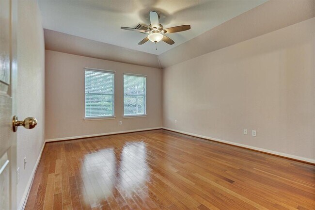 Building Photo - 2610 Braley Park Ln