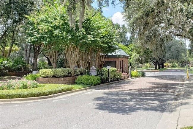 Building Photo - 8412 Ridgebrook Cir