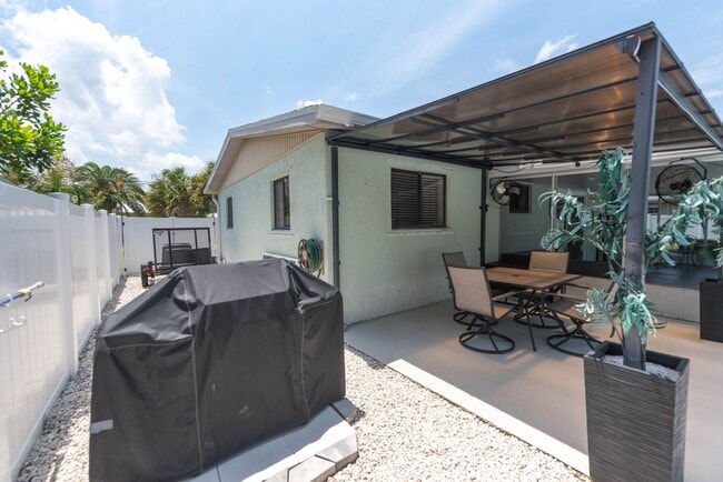 Building Photo - New Pool Home Rental Listing in Palm Bay Florida!
