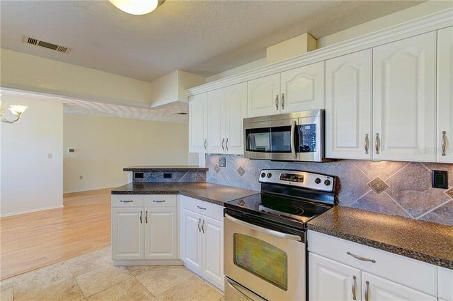 Building Photo - 3208 48th Ave Dr W