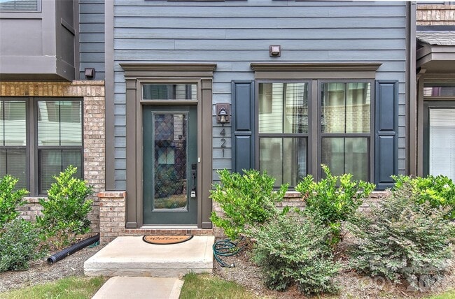 Building Photo - 421 Spearfield Ln