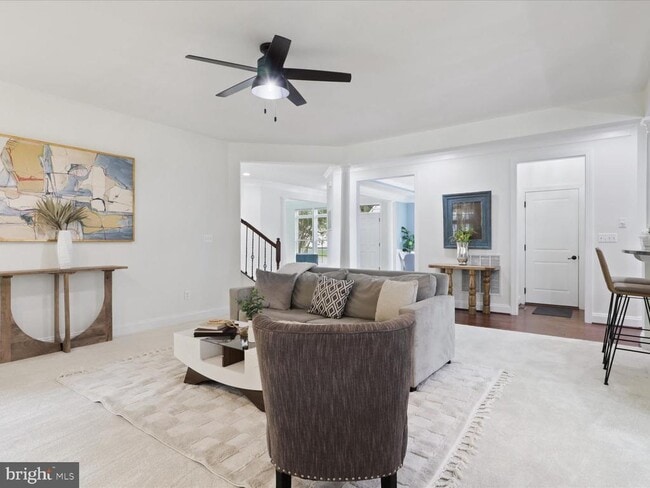 Building Photo - 41595 Revival Dr