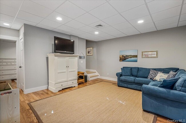 Building Photo - 60 Lilac Rd