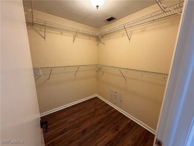 Building Photo - 4070 Looking Glass Ln