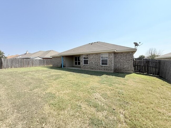 Building Photo - 2409 Gail Dr