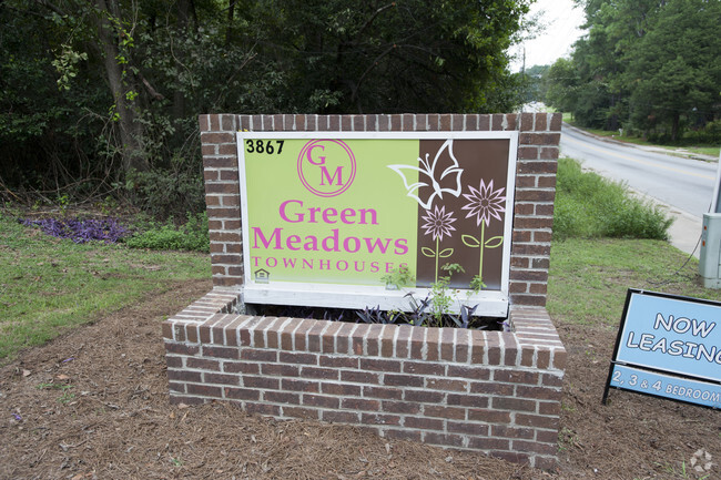 Building Photo - Green Meadows Townhouses