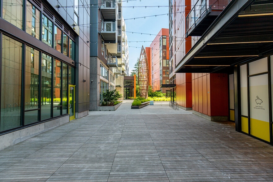 Building Photo - 12258 NE 12th Ln