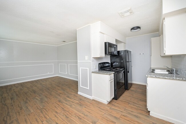 Building Photo - 506 N 3rd St