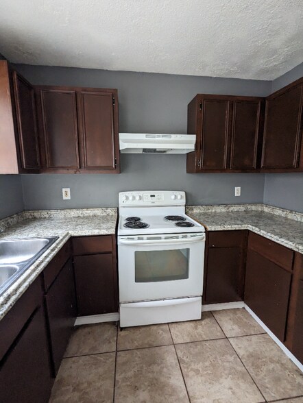 Building Photo - 1919 N Magnolia St