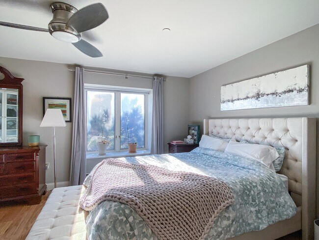 Building Photo - 601 N Segoe Rd