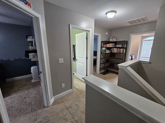 Building Photo - Gorgeous and Spacious 4 Bedroom Home!