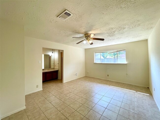 Building Photo - 4502 Mossygate Dr