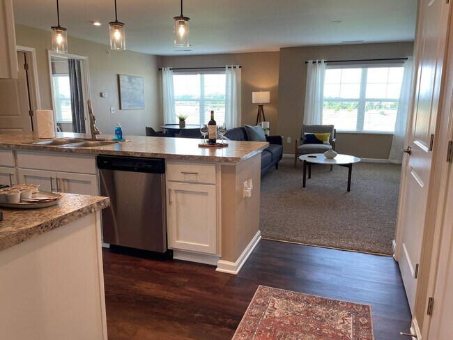 Building Photo - 4788 Holmes St