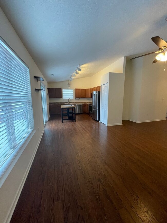 Building Photo - Gorgeous Three Bedroom Single-Family Home