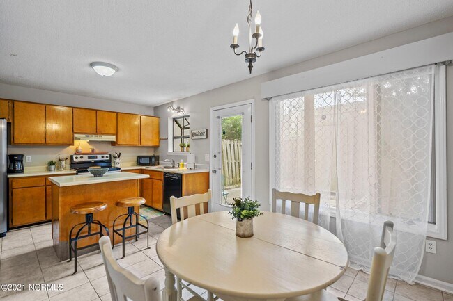 Building Photo - 420 Cobblestone Dr