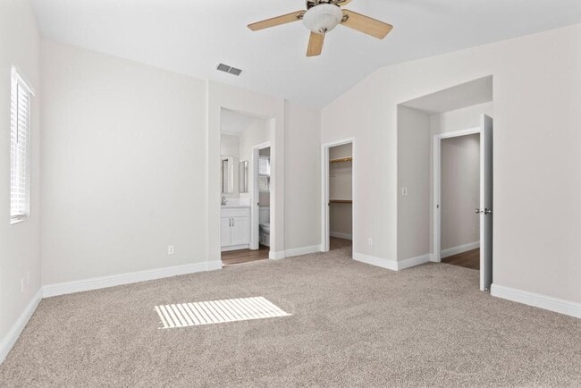 Building Photo - Gorgeous 3 Bedroom In Desired Natomas Park...