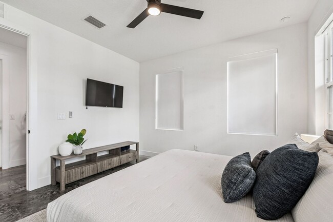 Building Photo - Modern Townhome For Lease in downtown St Pete and Warehouse Arts District