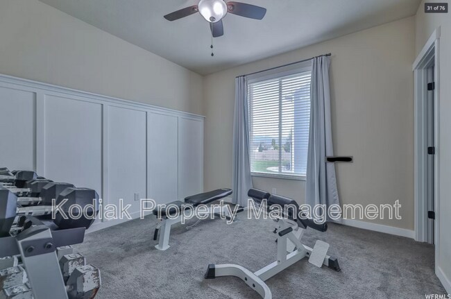 Building Photo - 1463 Kentucky Derby Way