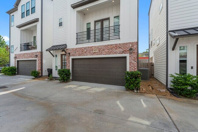 Building Photo - 954 Fisher St