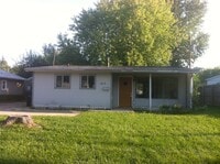 Building Photo - Very nice 3bed/1bath south side home w/ garage & fenced in back yard