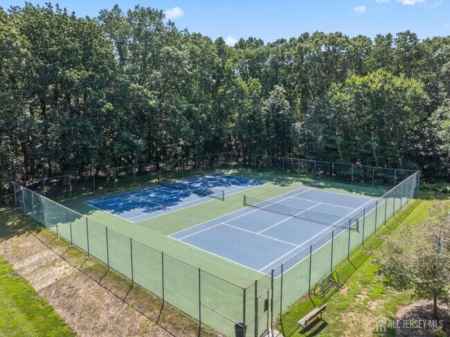 Building Photo - 161 Applegate Ln