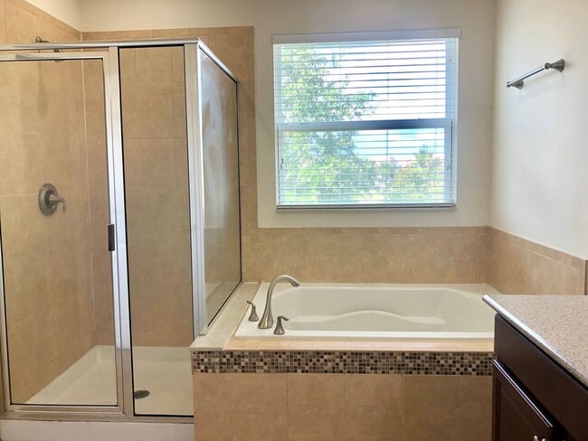 Building Photo - Nice 3/2.5 Two Story Condo in East Orlando!