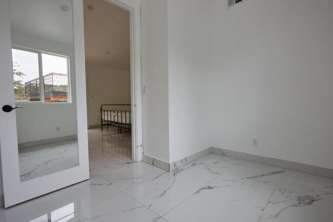 Building Photo - 11571 W Sunset Blvd