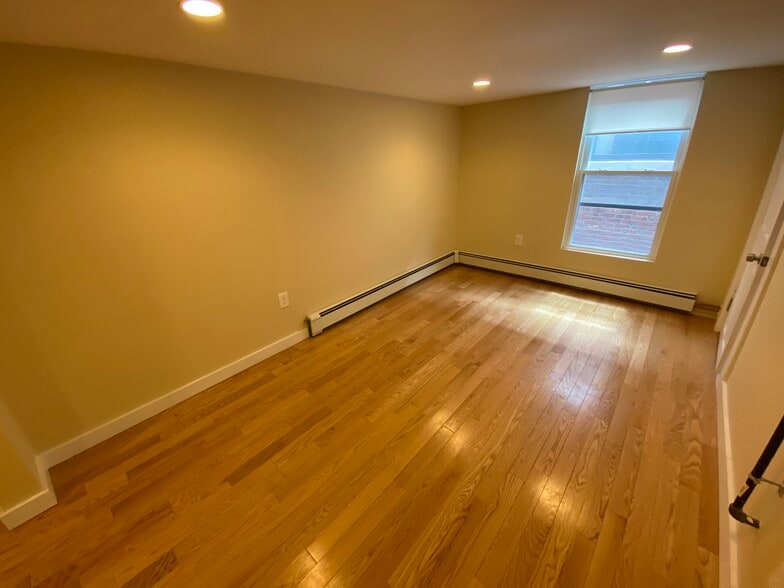 Building Photo - 238 Cambridge St