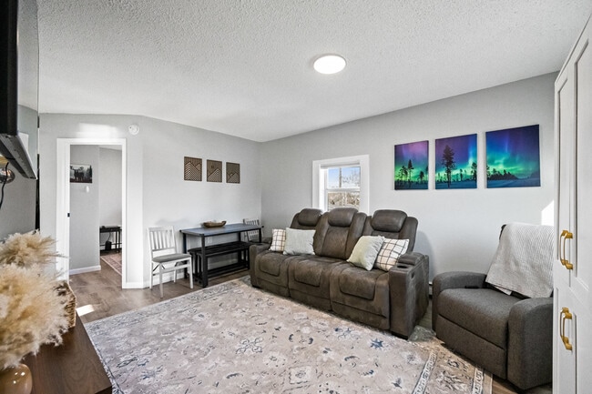 Building Photo - 720 18th Ave