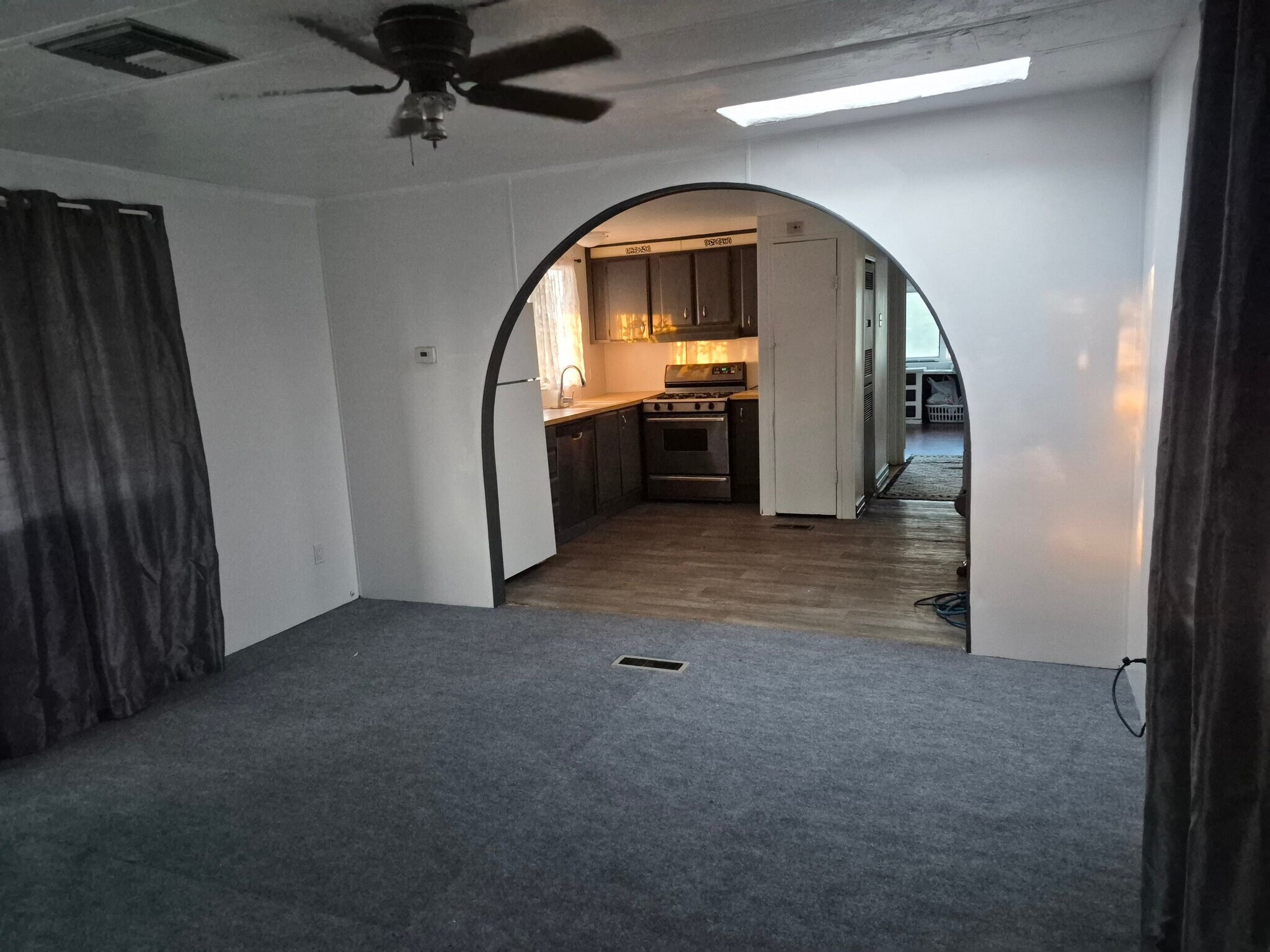 Building Photo - 5422 N Royal Palm Dr