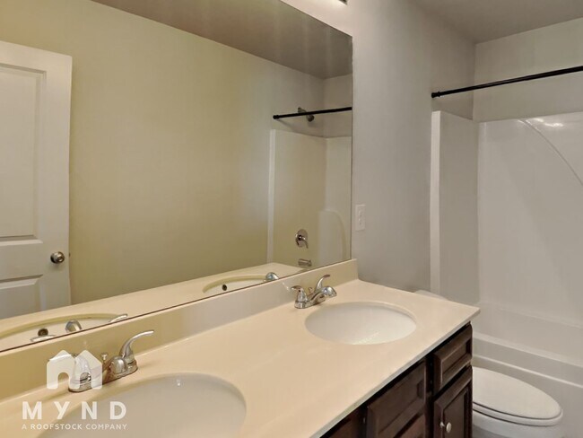 Building Photo - 464 Vandenburg Dr