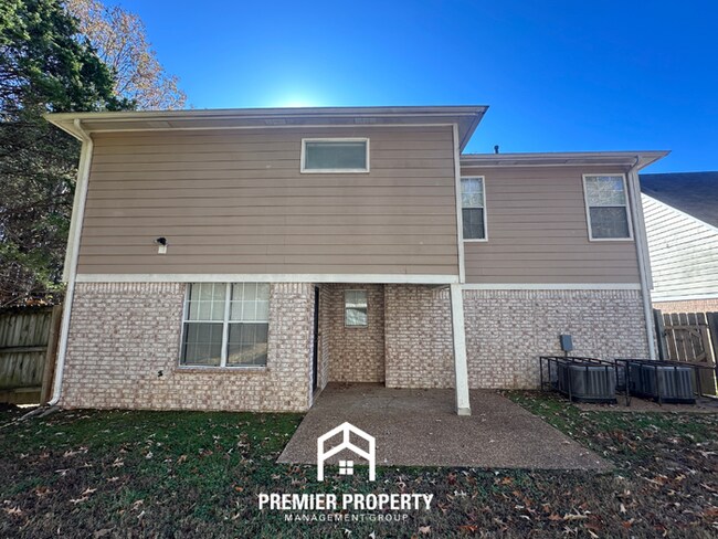 Building Photo - 10140 Cameron Ridge TR