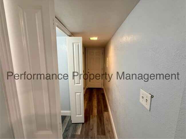 Building Photo - 1108 McDonald Way